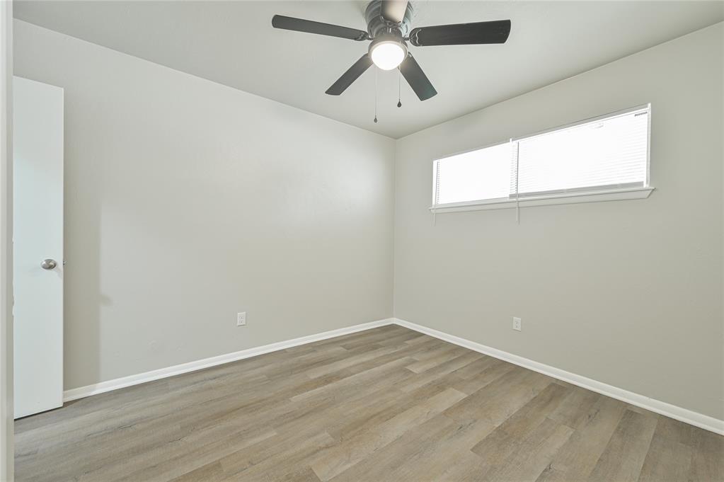 1021 W Woodcrest Drive Property Photo 27
