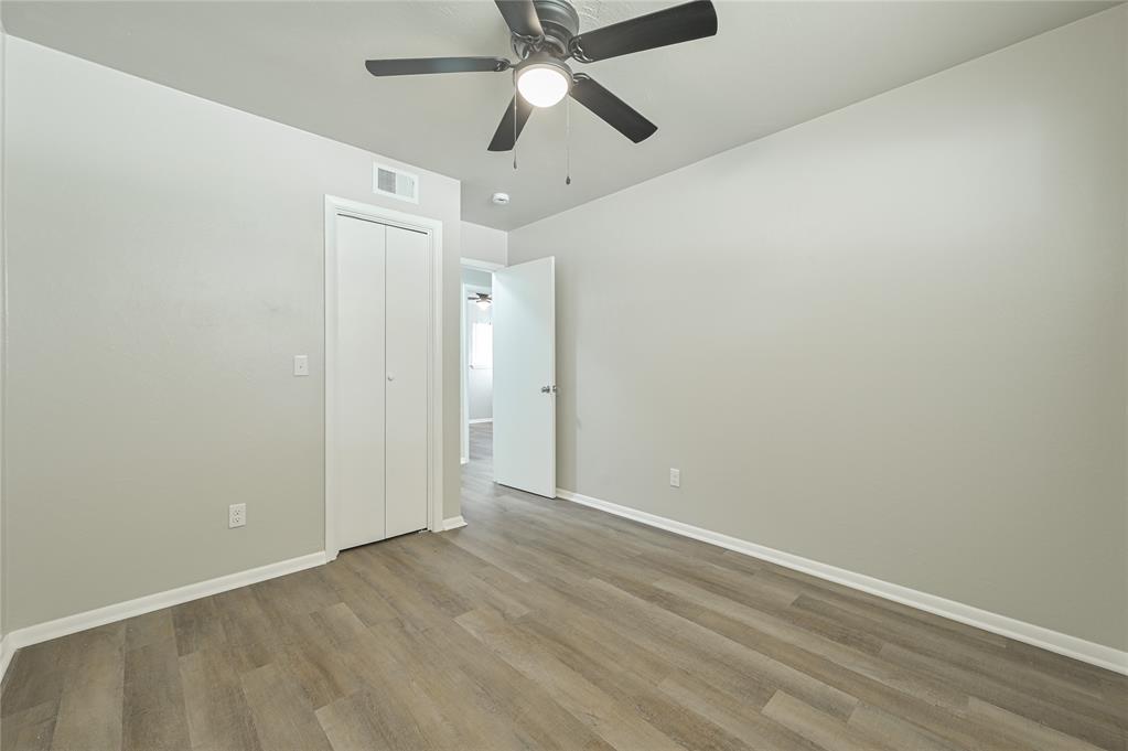 1021 W Woodcrest Drive Property Photo 28