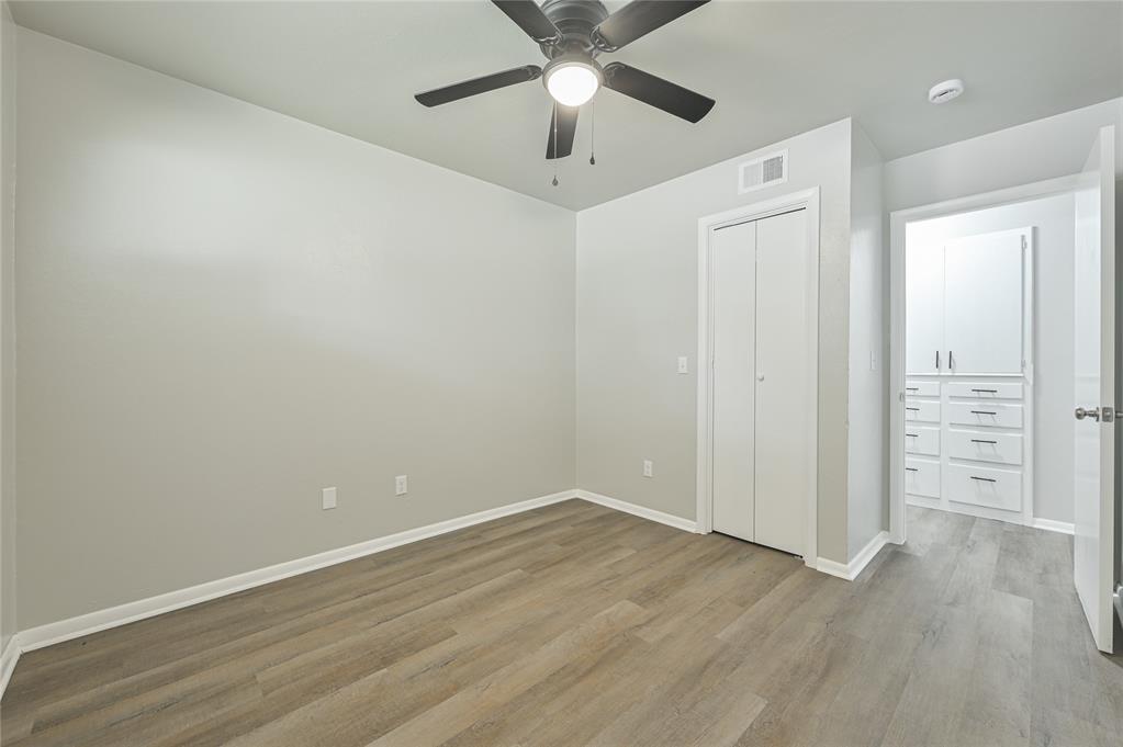 1021 W Woodcrest Drive Property Photo 29