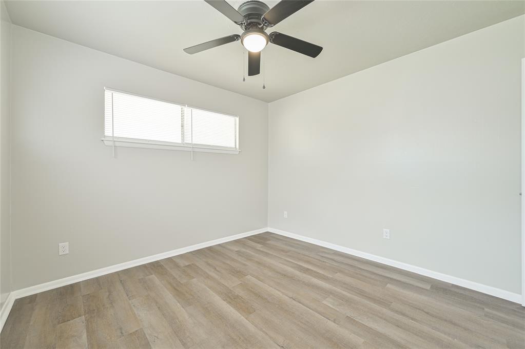 1021 W Woodcrest Drive Property Photo 31