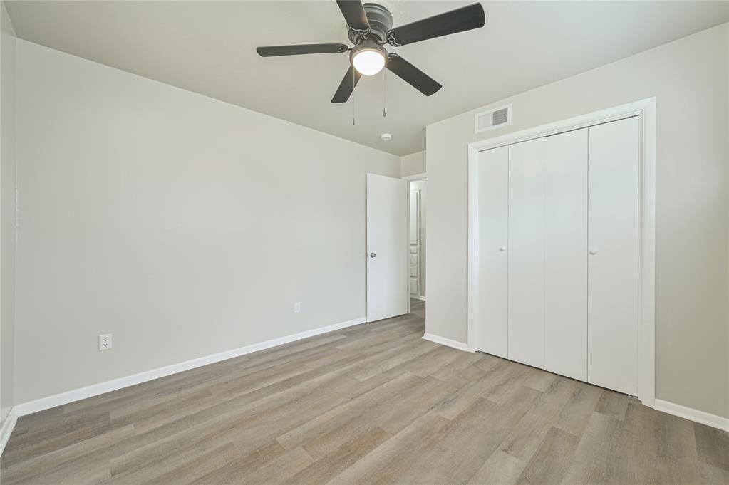 1021 W Woodcrest Drive Property Photo 32