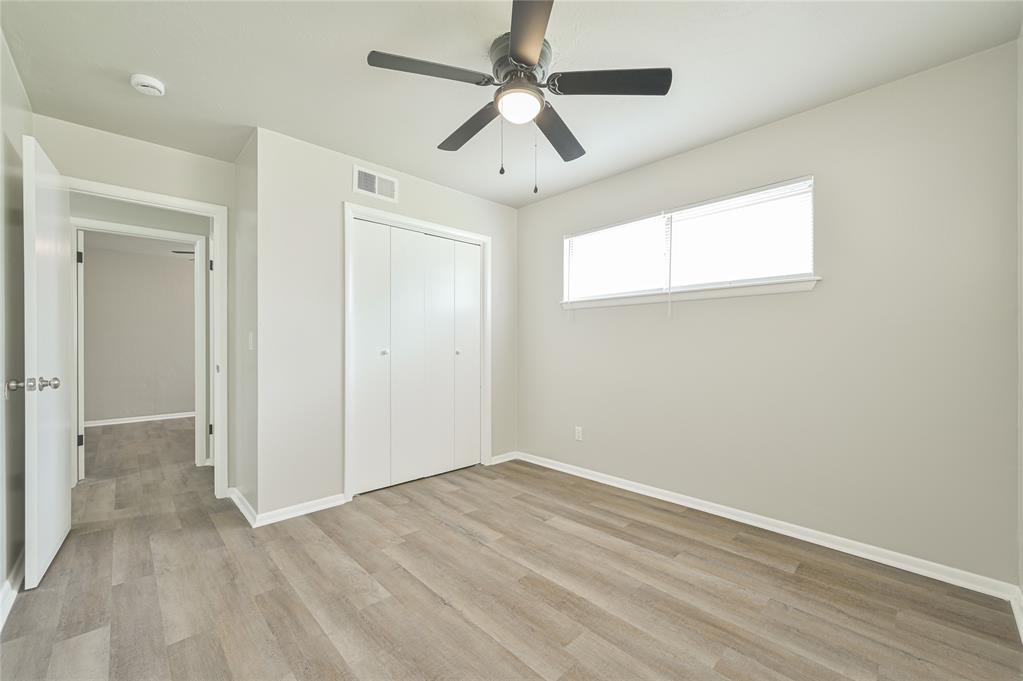 1021 W Woodcrest Drive Property Photo 33