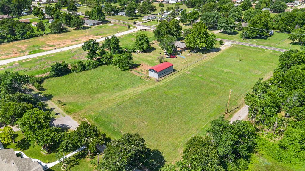420 N Post Road Property Photo 1