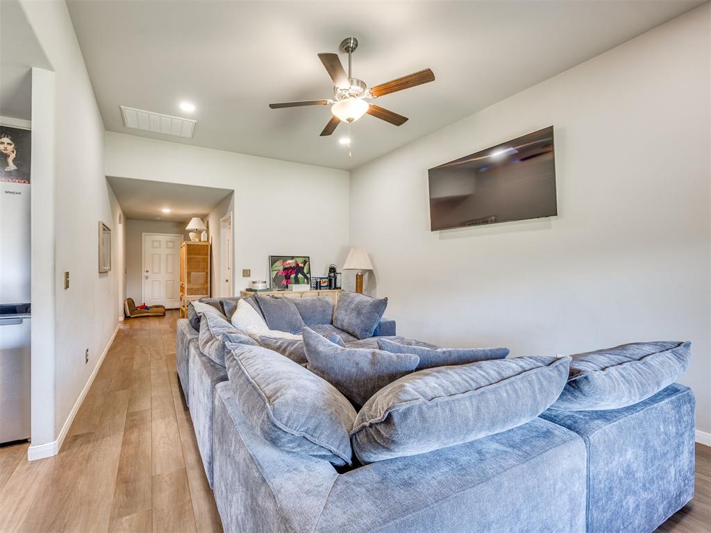 1104 Nw 4th Street Property Photo 5