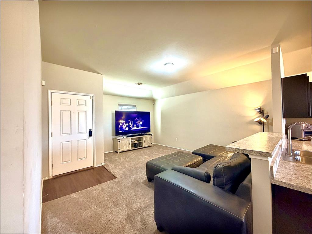 9920 Ruger Road Property Photo 6