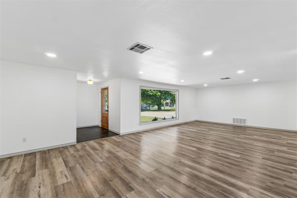 10724 Major Avenue Property Photo 13