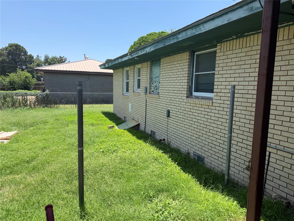 2112 N Canary Lane Property Photo 6