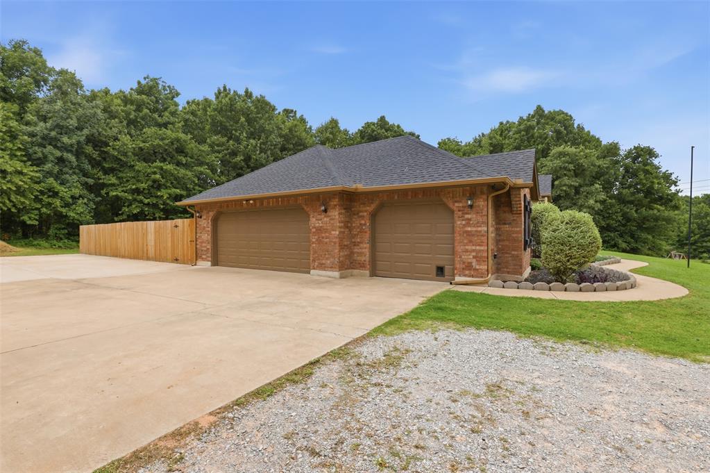 20301 Bow Xing Property Photo 3