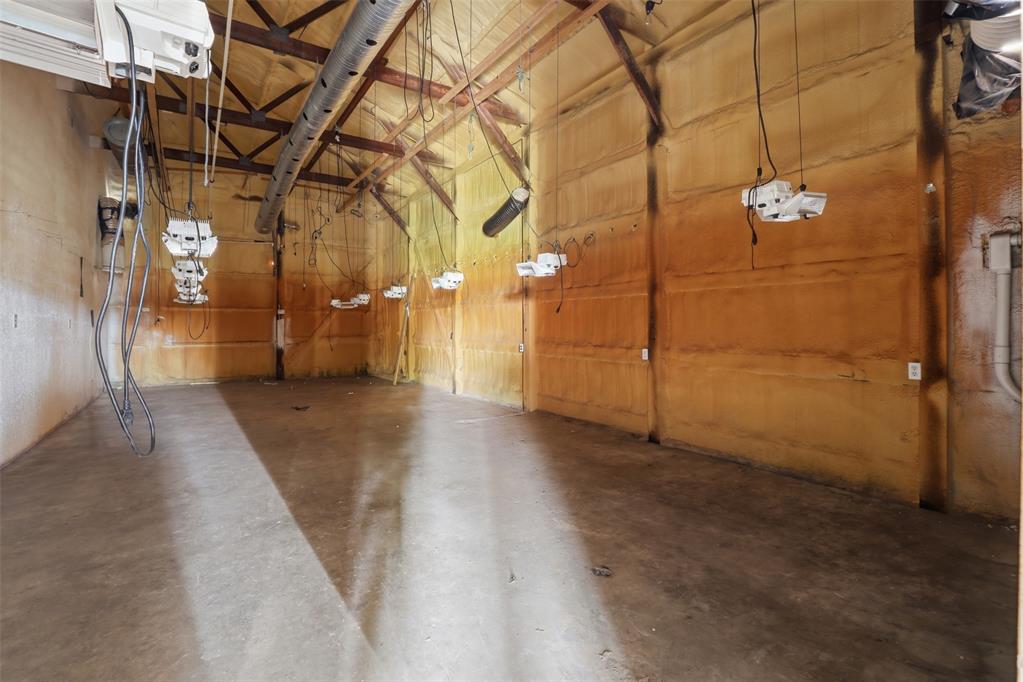 6925 Us Highway 81 Highway Property Photo 10