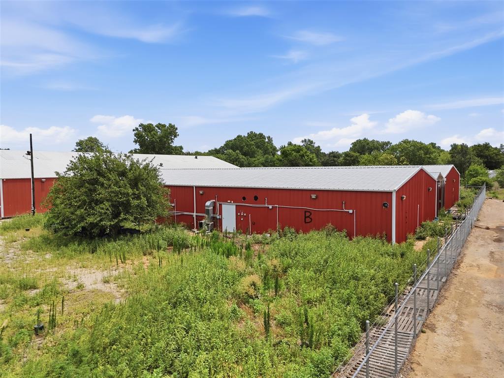 6925 Us Highway 81 Highway Property Photo 14