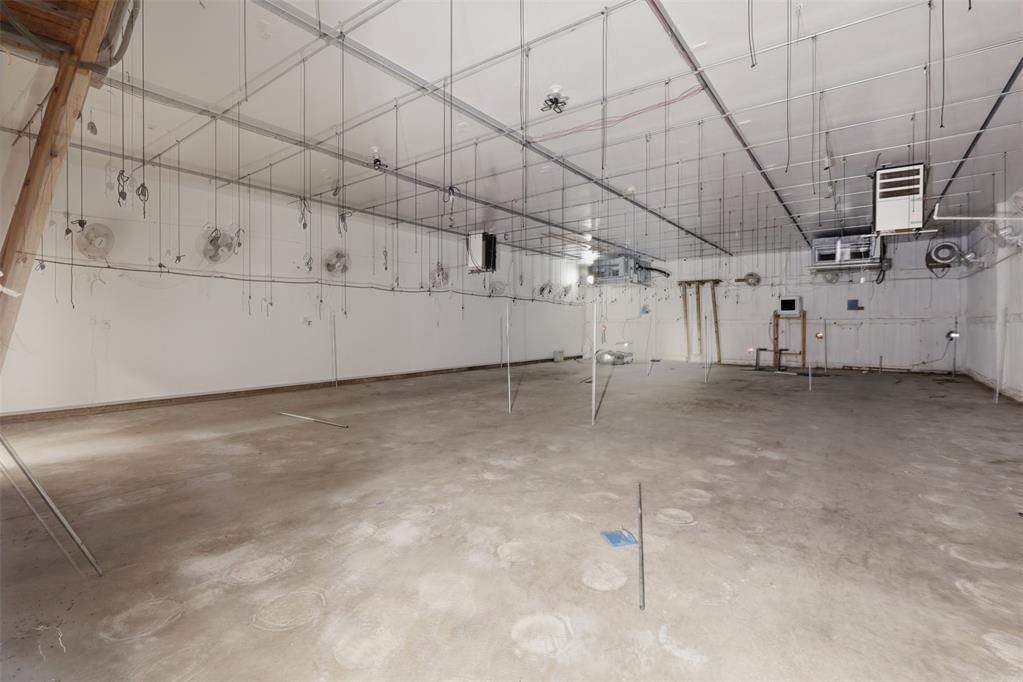 6925 Us Highway 81 Highway Property Photo 17