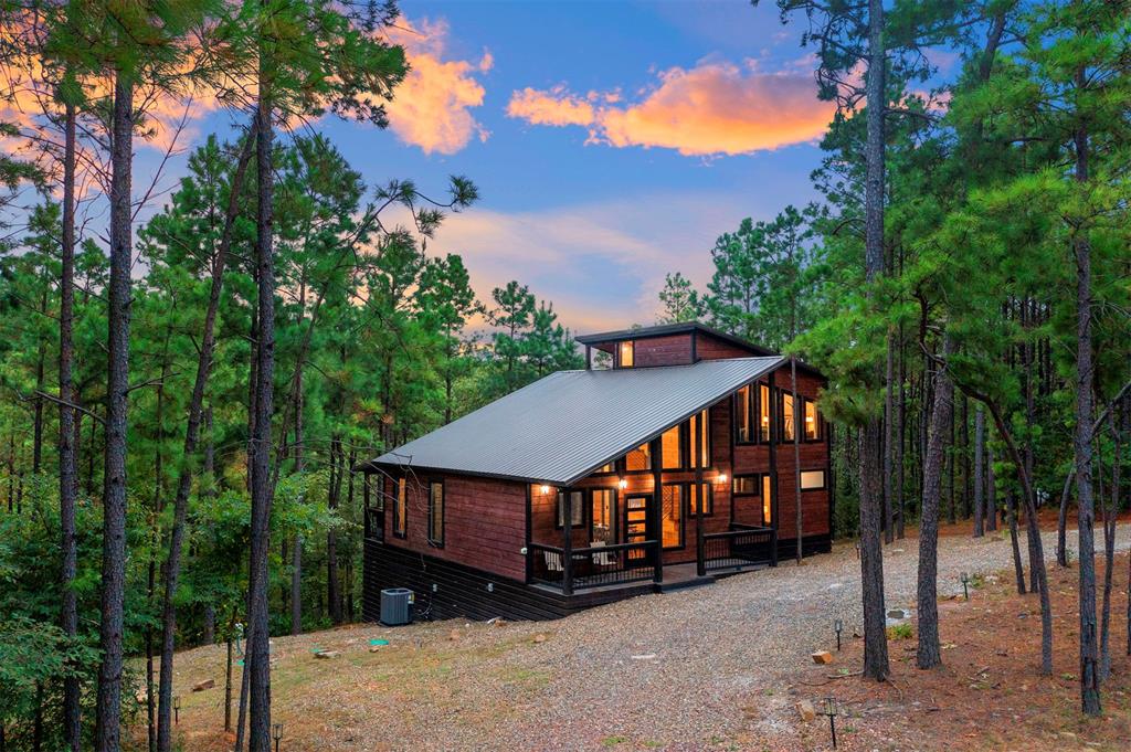 900 Timberline Trail Property Photo 1