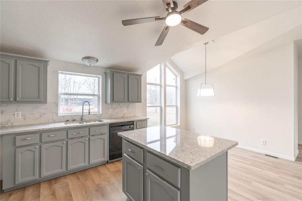9268 S Ridge Drive Property Photo 15