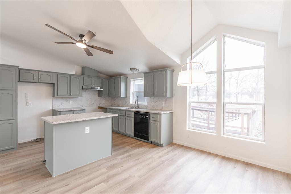 9268 S Ridge Drive Property Photo 17