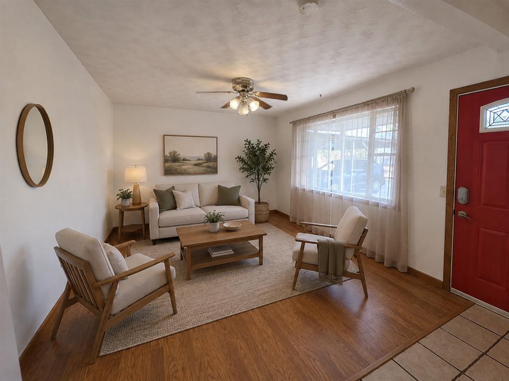 108 W Paul Street Property Photo 4