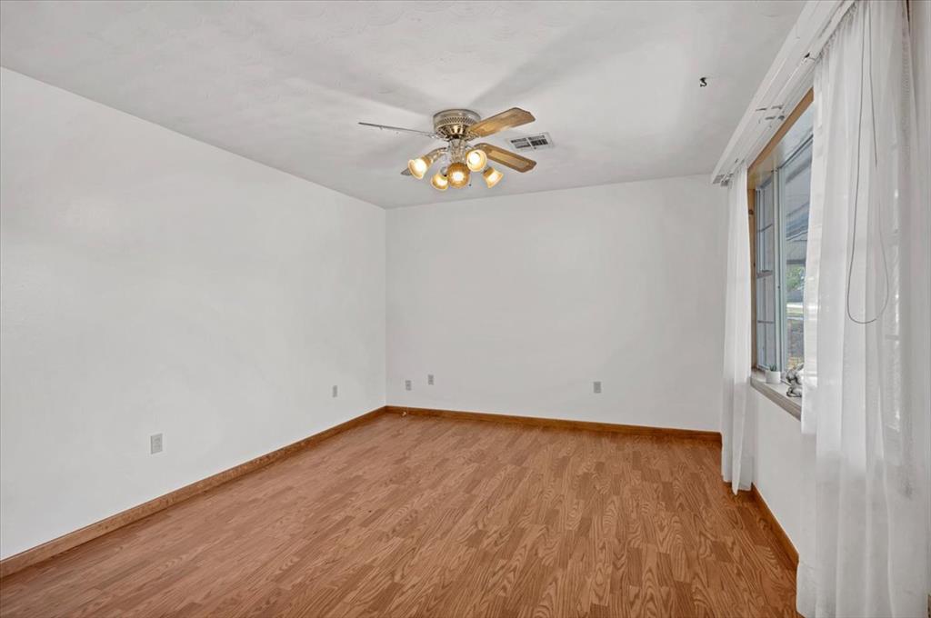 108 W Paul Street Property Photo 5