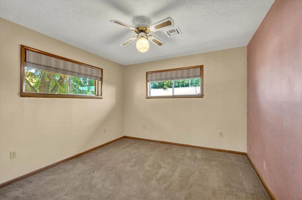 108 W Paul Street Property Photo 24