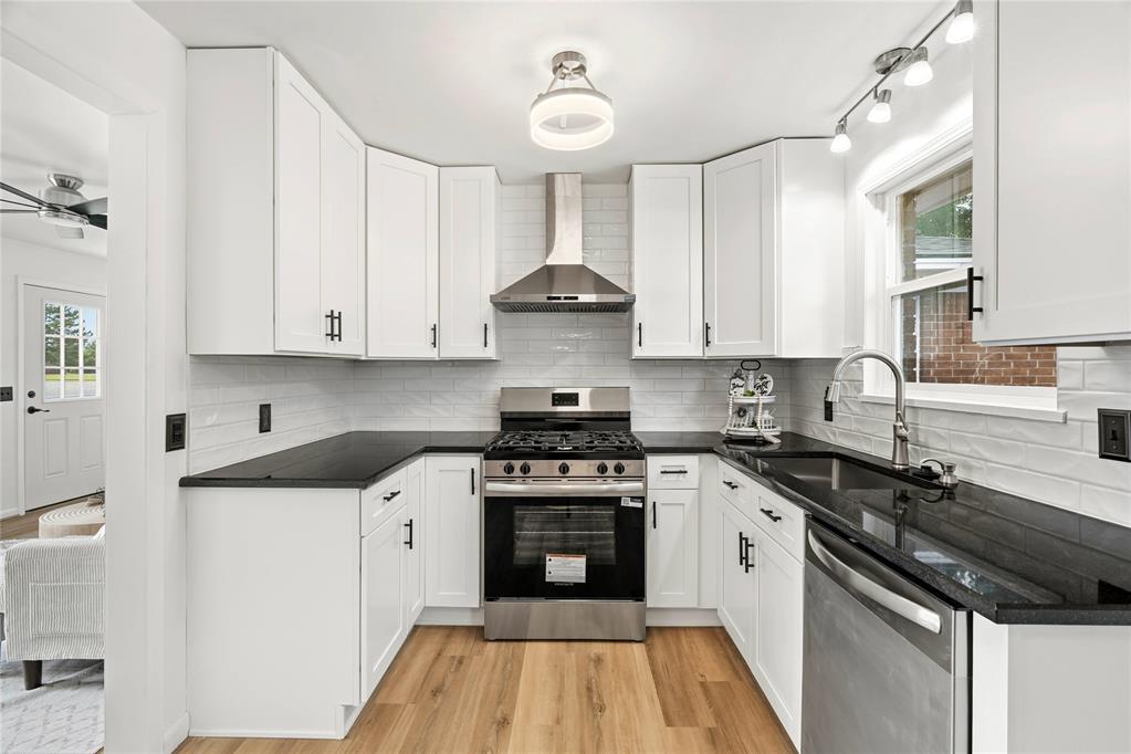 821 N Clarence Nash Boulevard Property Photo 7