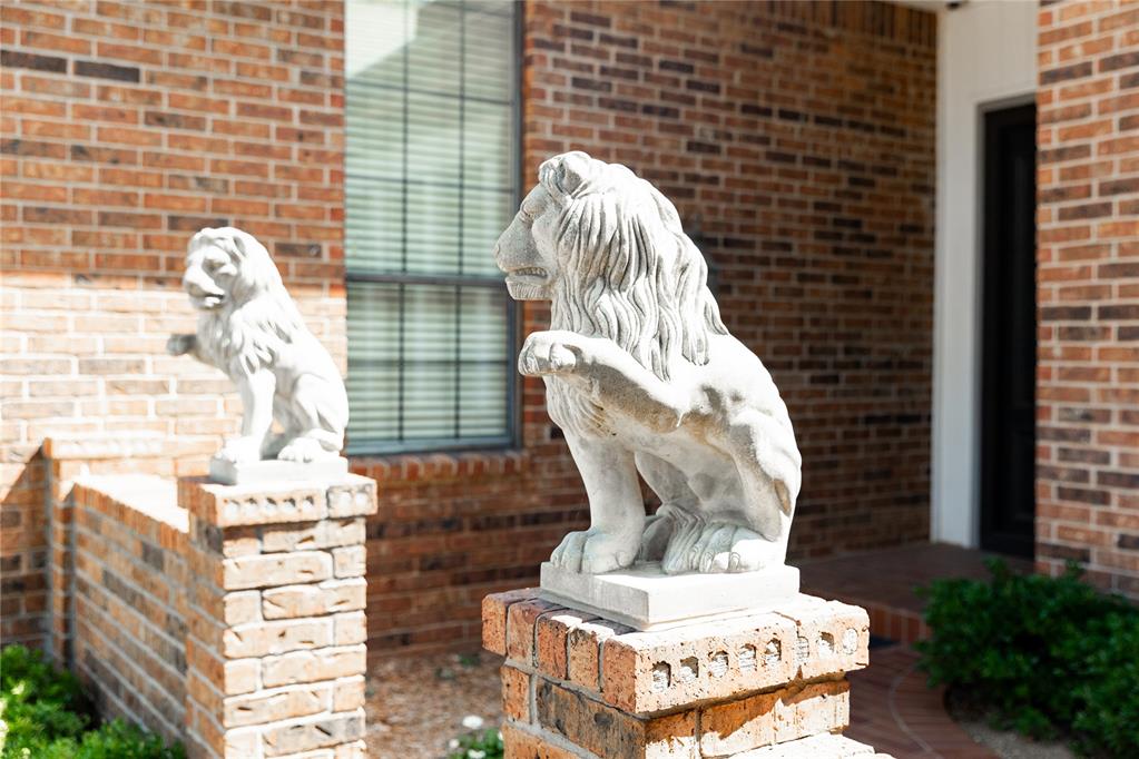 5000 Misty Glen Circle Property Photo 2