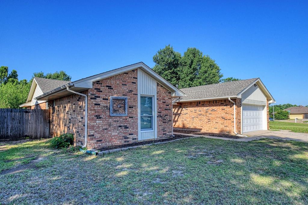 3302 Pheasant Run Road Property Photo 2