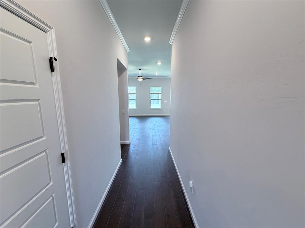 2524 Nw 193rd Terrace Property Photo 4