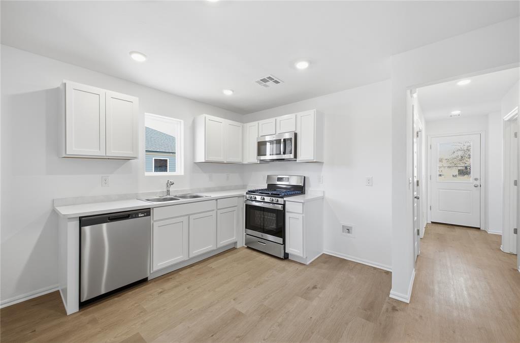 2014 W 30th Place Property Photo 3