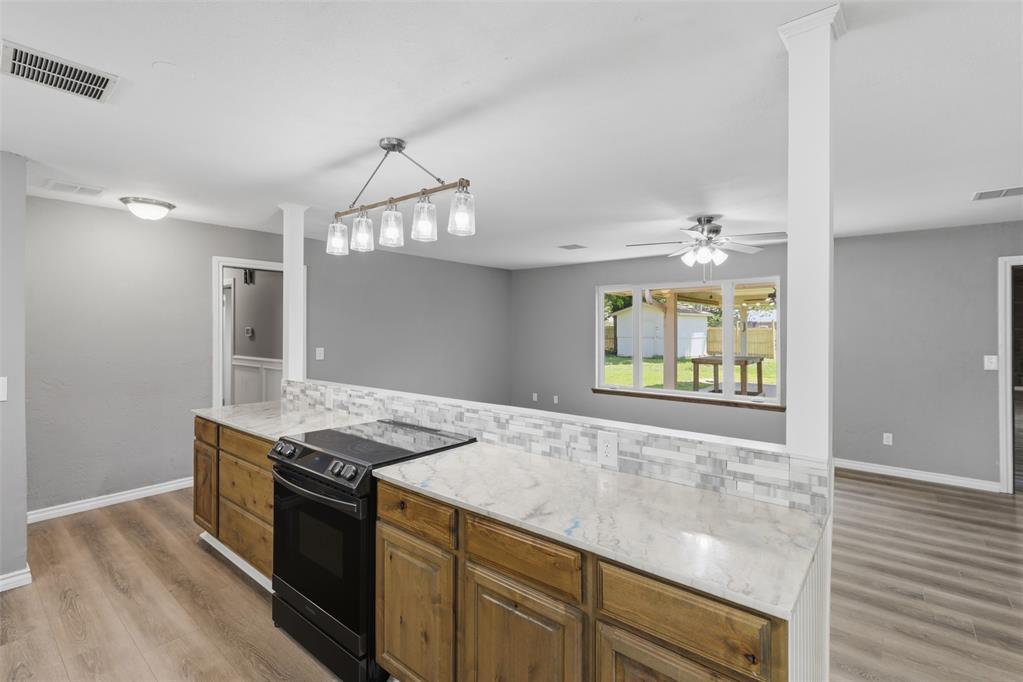 1910 Lake View Drive Property Photo 6