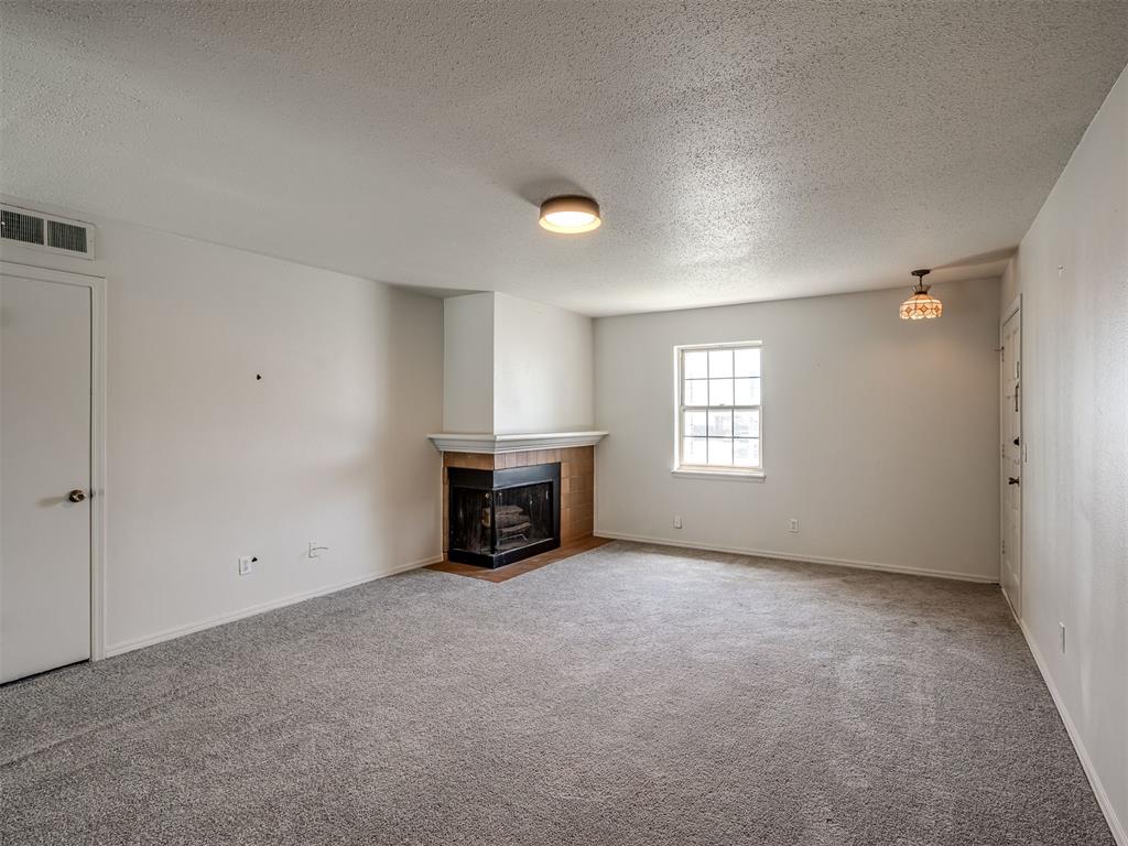 11301 N May Avenue C Property Photo 2