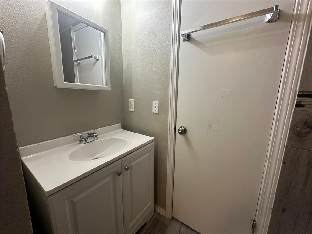 1235147 Property Photo 8
