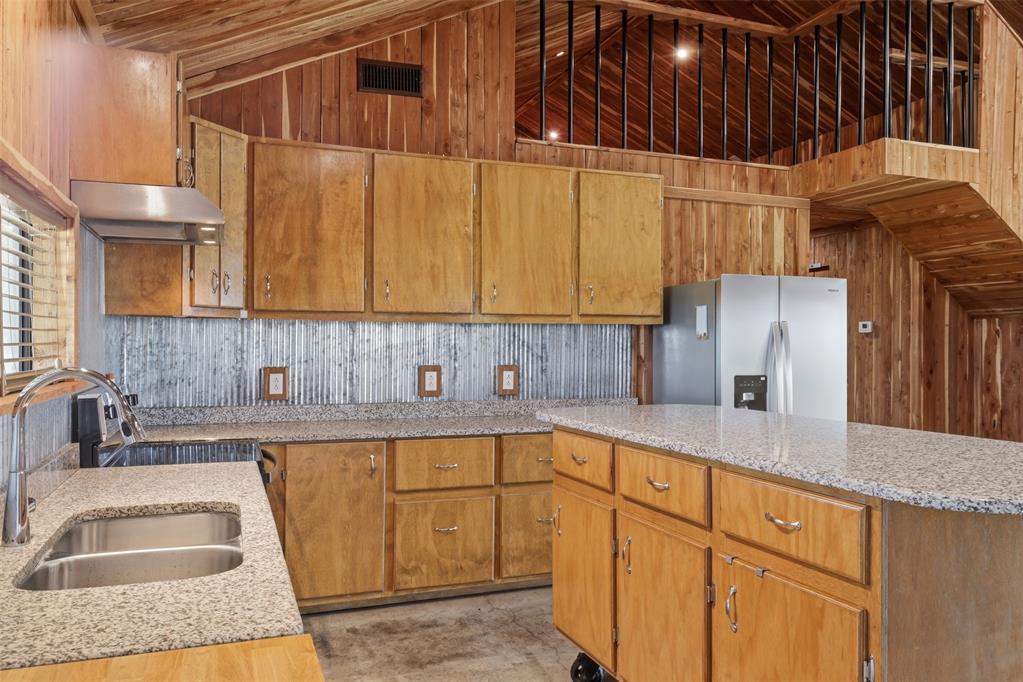 793 County Road 1470 Property Photo 18