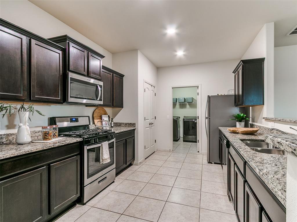 3208 Brookstone Lakes Drive Property Photo 6