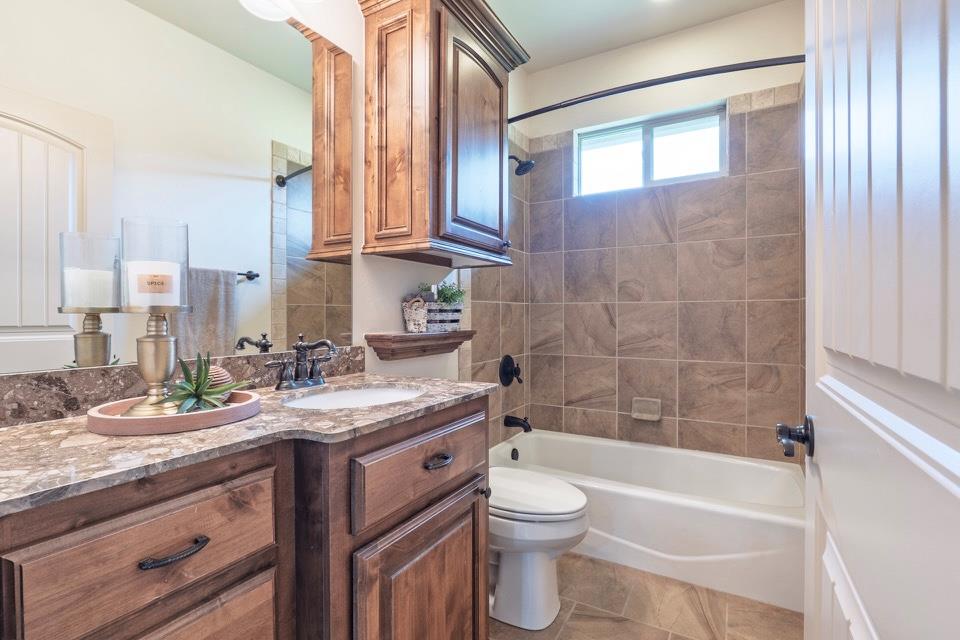 5470 N Bryan Avenue Property Photo 25
