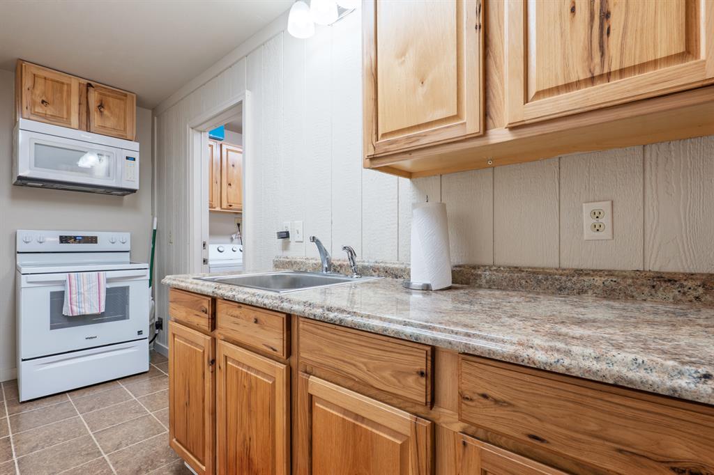 5470 N Bryan Avenue Property Photo 37