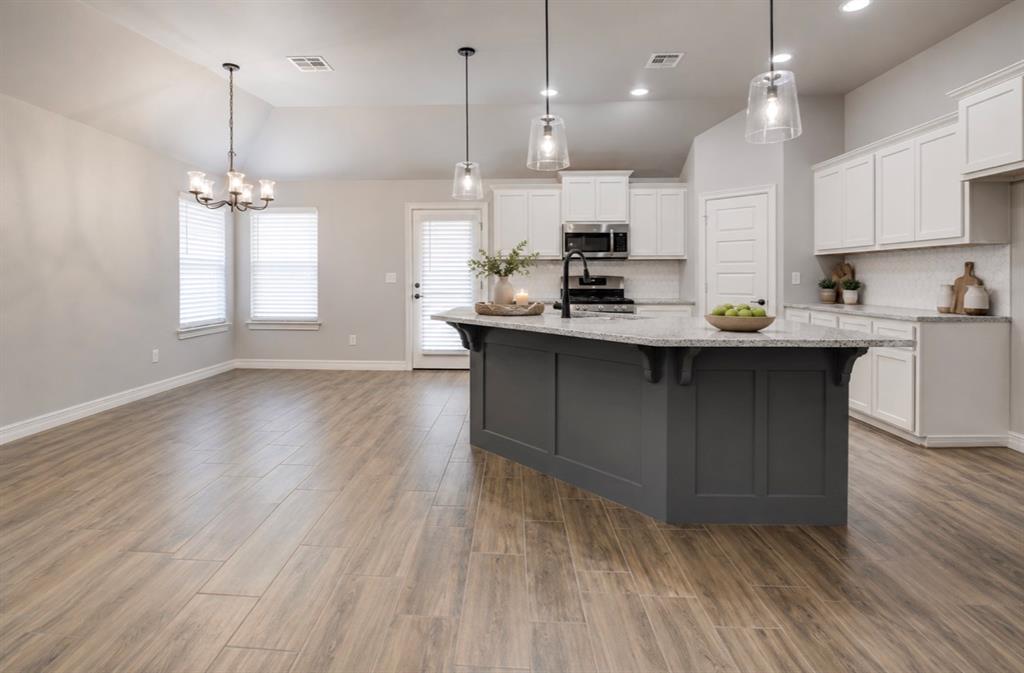 9113 Anaum Lane Property Photo 4