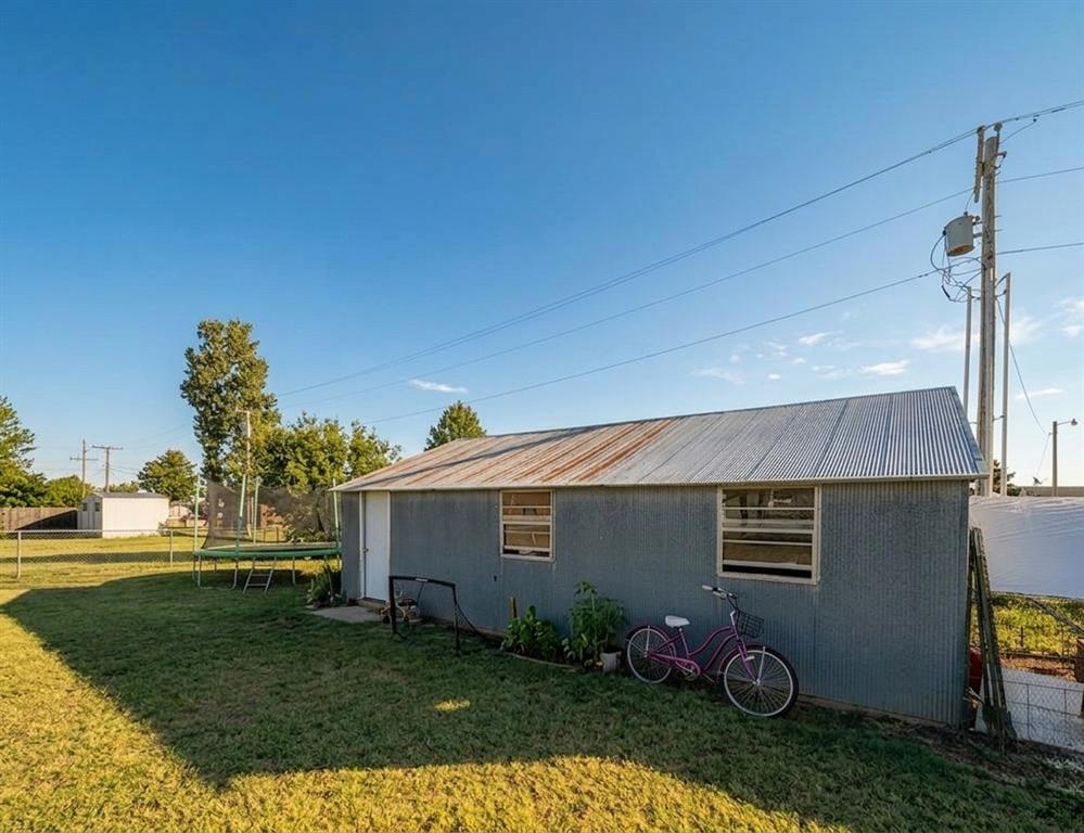 721 N Marion Avenue Property Photo 28
