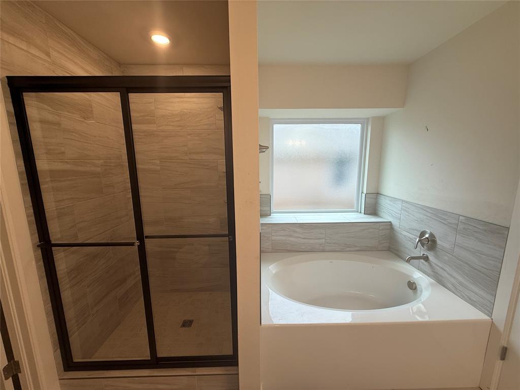 7620 Windstone Drive Property Photo 8