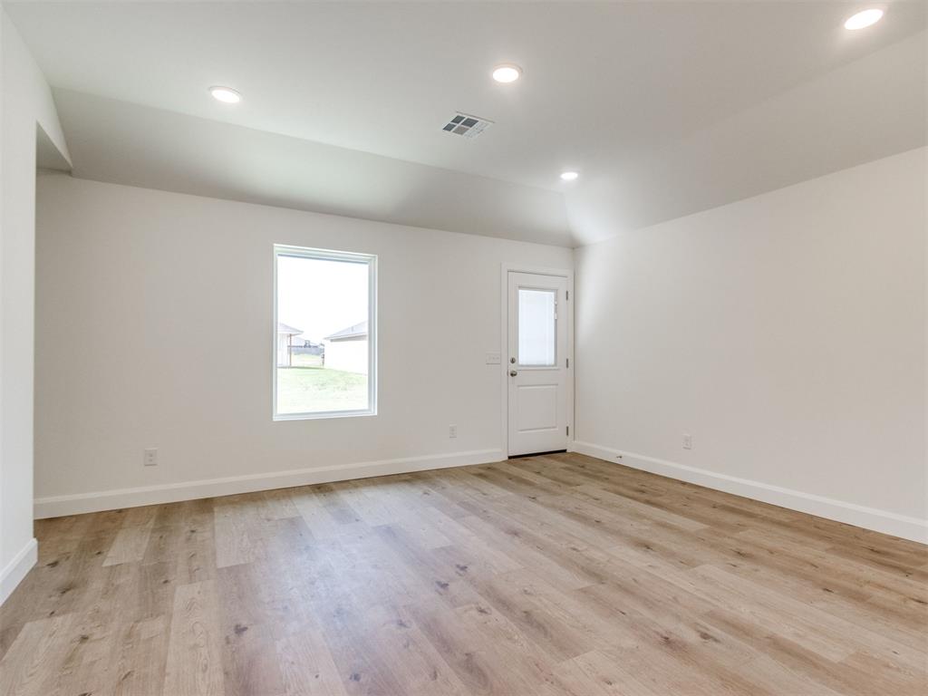 917 Hazy Brook Circle Property Photo 4