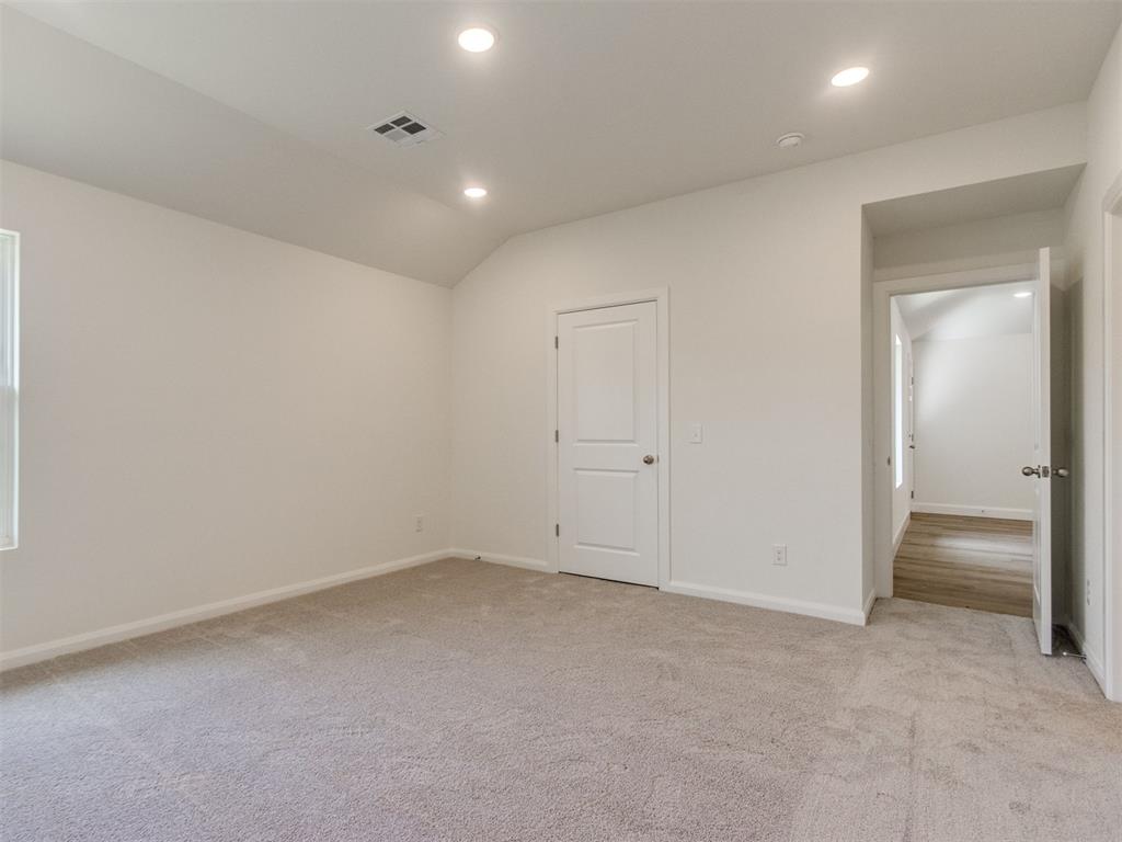 917 Hazy Brook Circle Property Photo 13