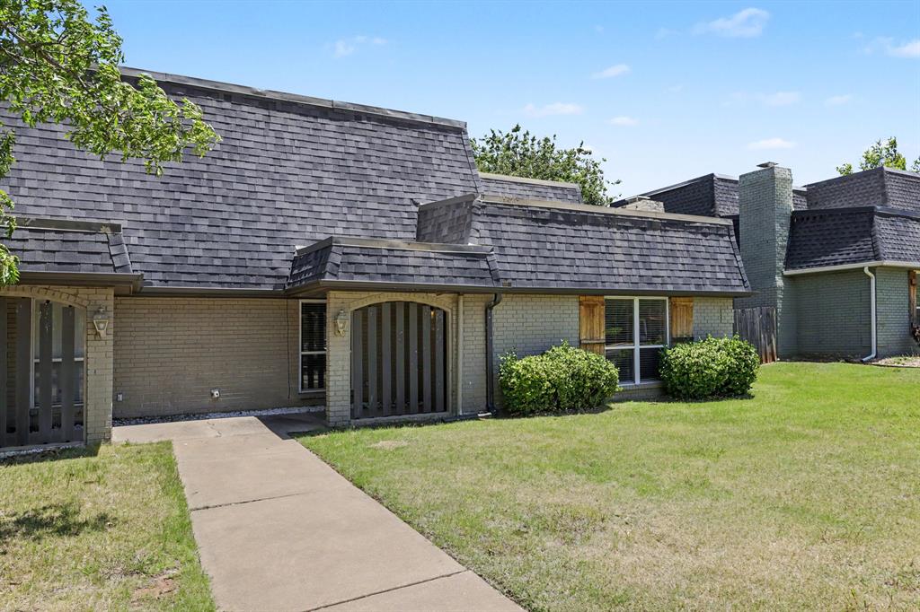 11008 Springhollow Road Property Photo 3