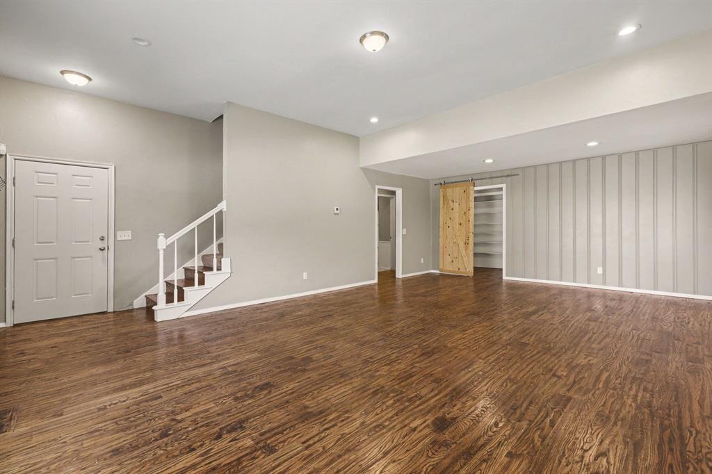11008 Springhollow Road Property Photo 4