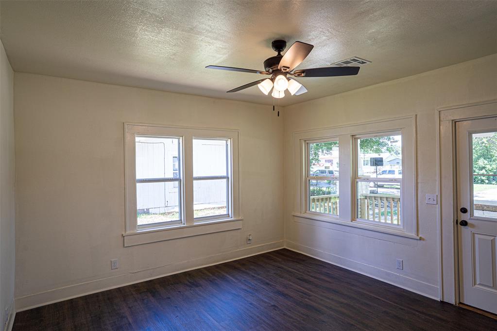407 S 8th Street Property Photo 5