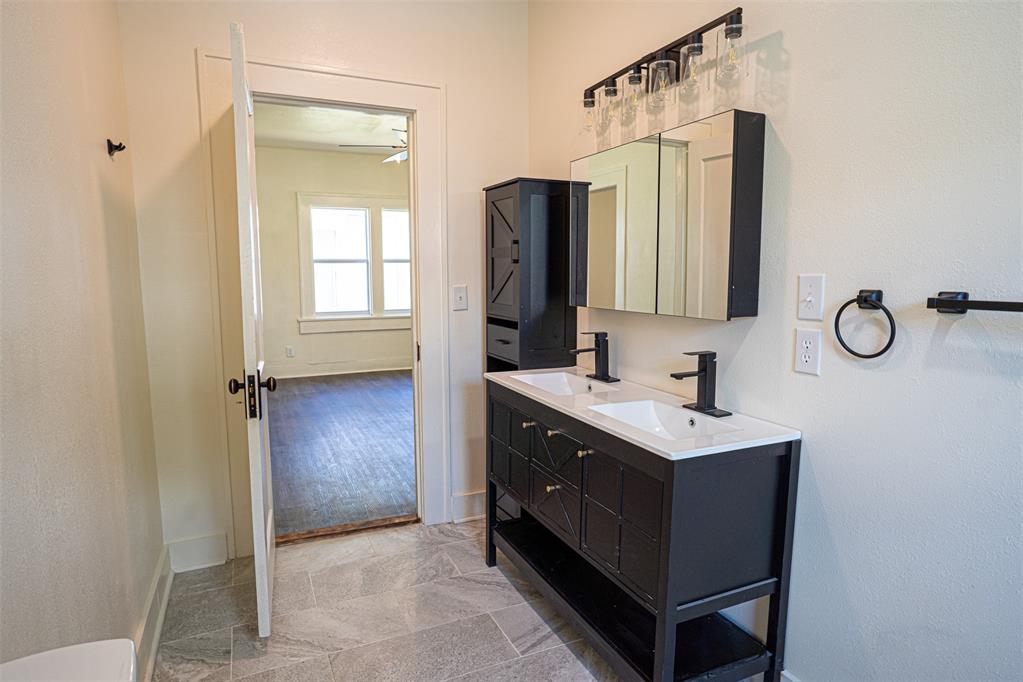 407 S 8th Street Property Photo 7