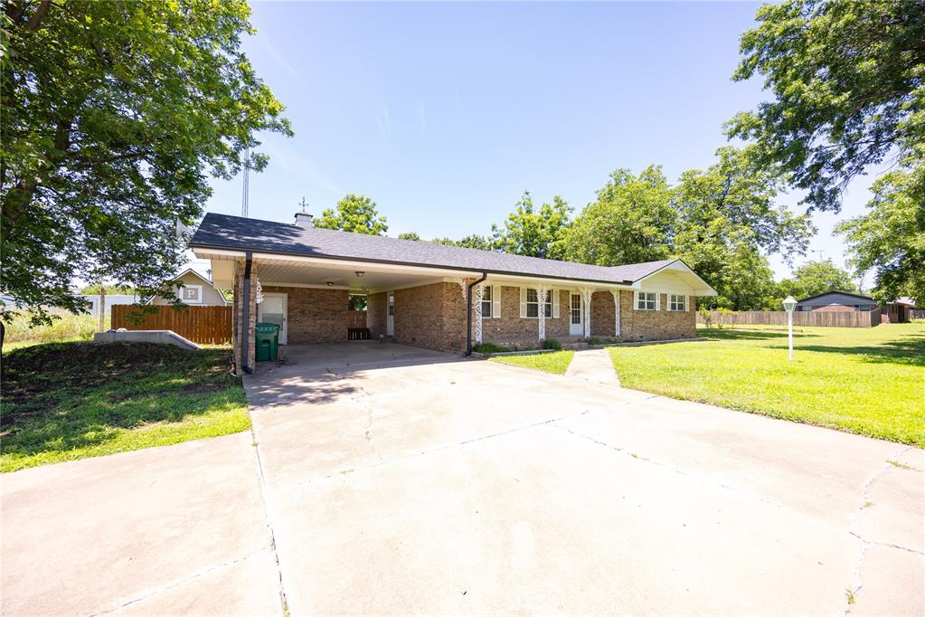 1020 S Rose Avenue Property Photo 3