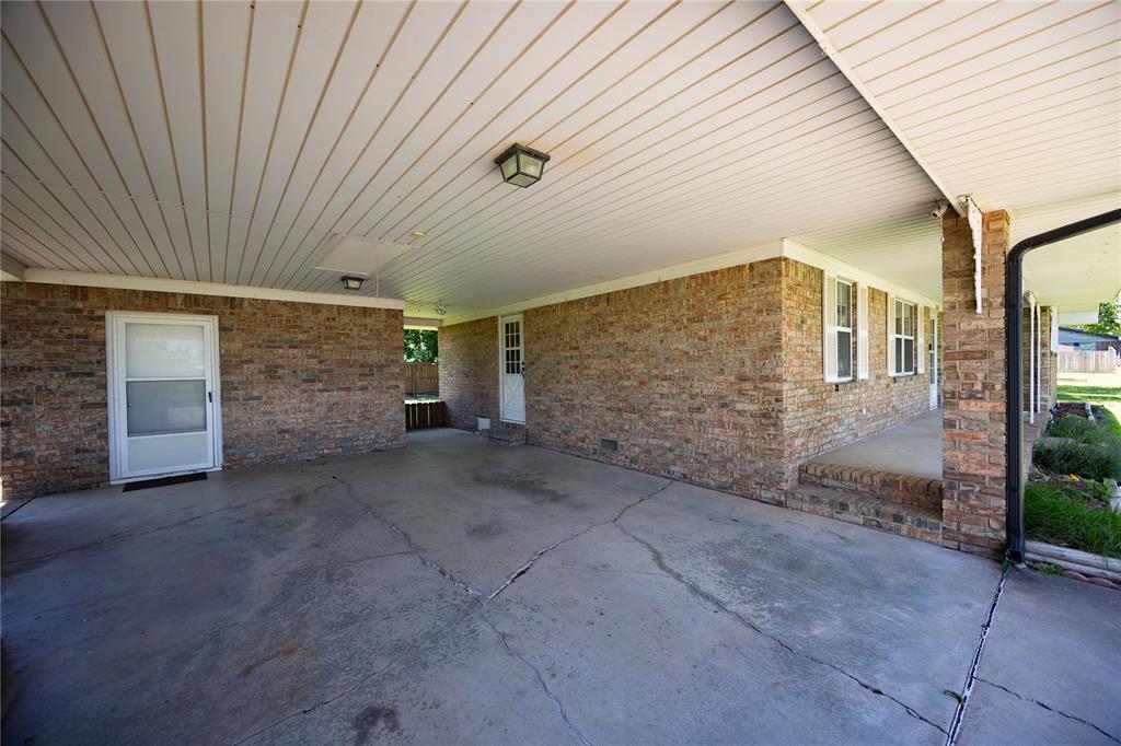 1020 S Rose Avenue Property Photo 4