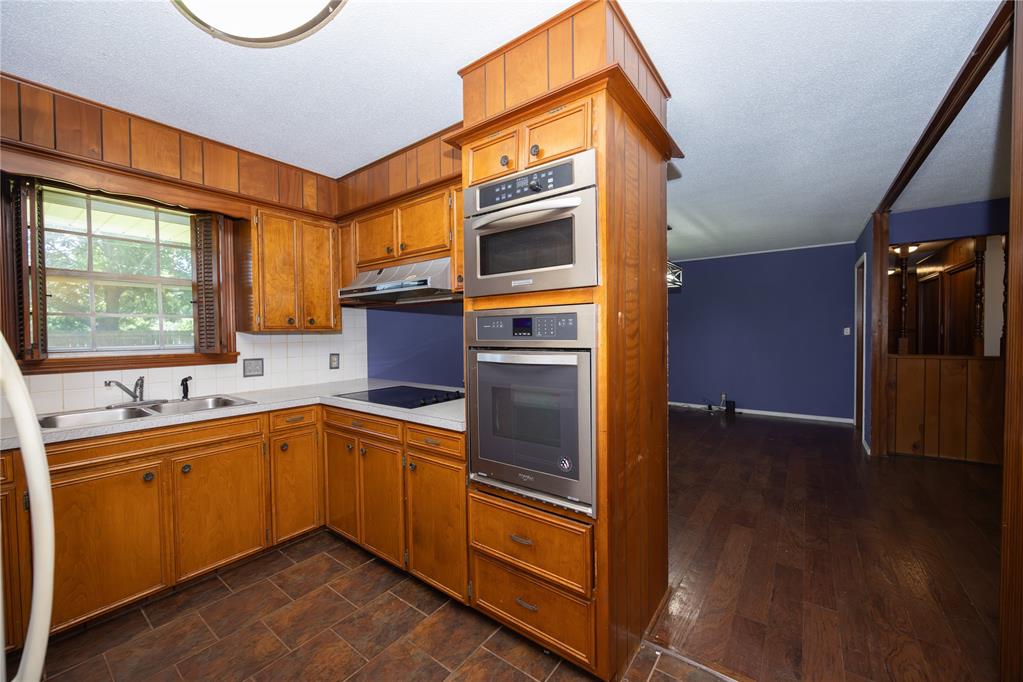 1020 S Rose Avenue Property Photo 6