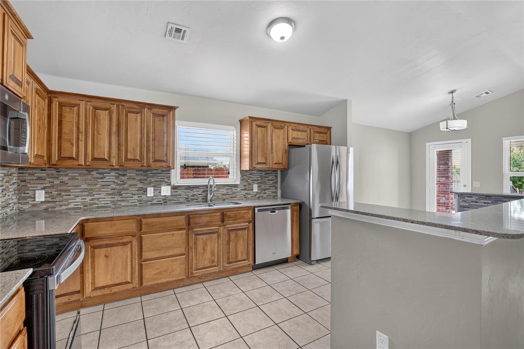 18109 Montoro Way Property Photo 20