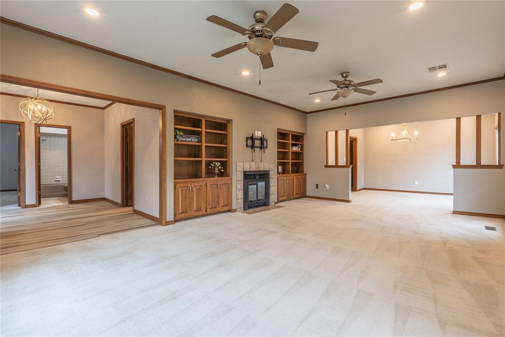 536 Lakeside Court Property Photo 4