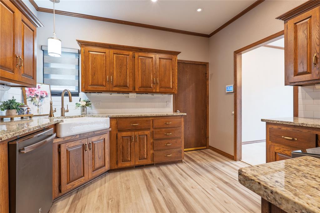 536 Lakeside Court Property Photo 10