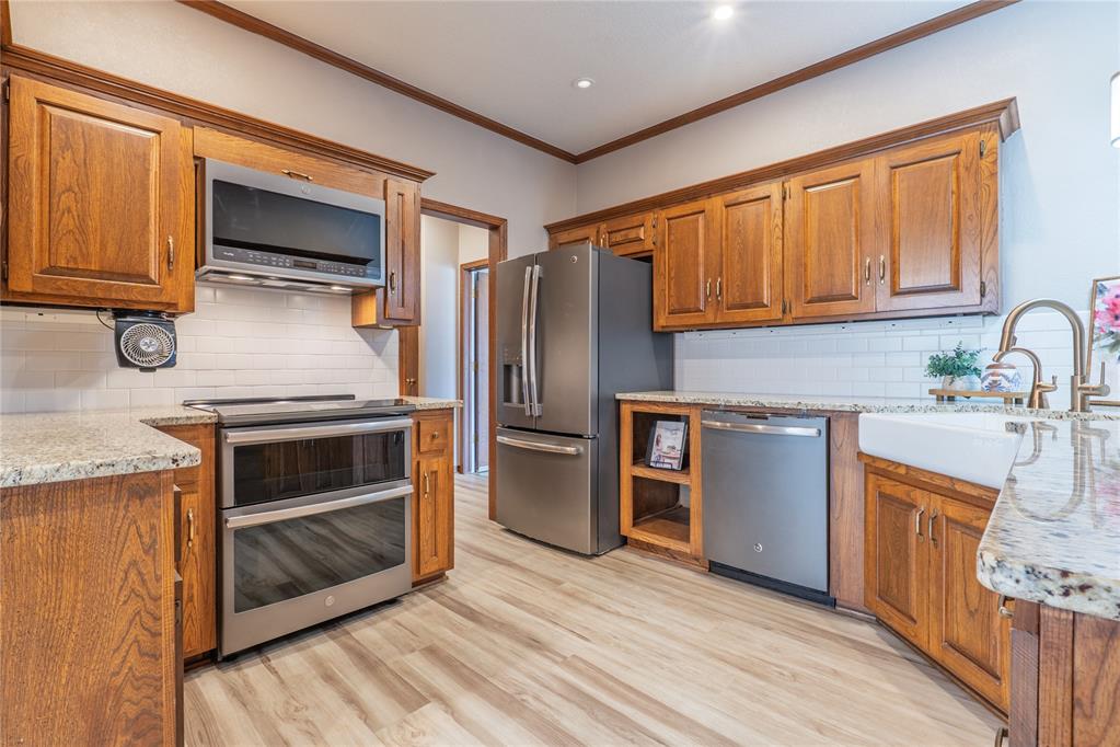 536 Lakeside Court Property Photo 14
