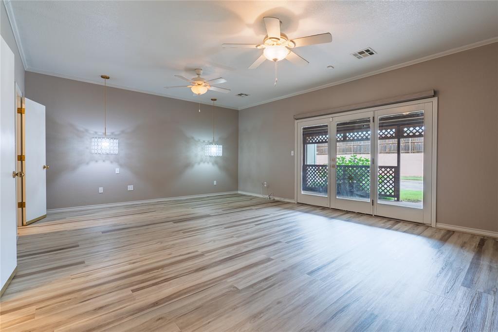 536 Lakeside Court Property Photo 16